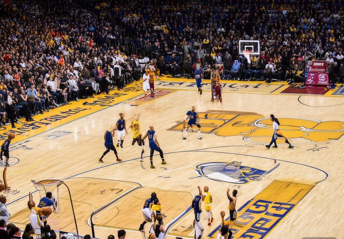 2015圣诞大战：詹姆斯与库里巅峰对决铸就NBA新格局(图2)